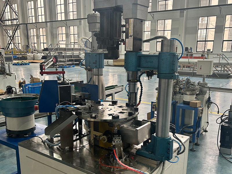 Solaris nut automated tere, percussoque machina